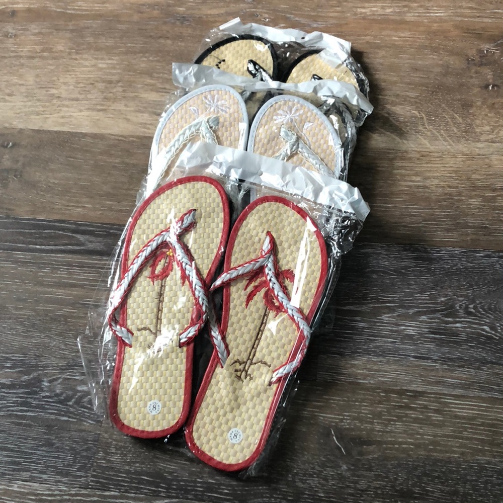 COPY - Size 8 red white black bamboo flip-flops N…